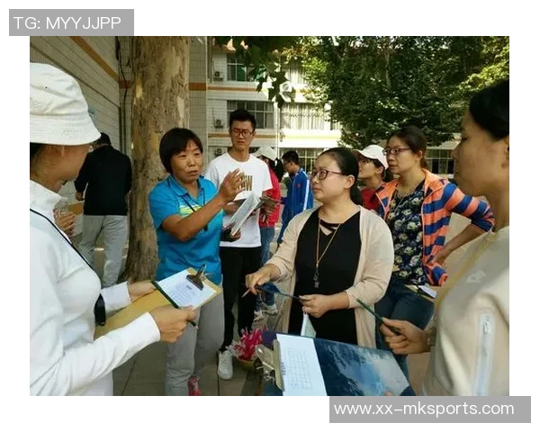 巩新亮足球宝贝展现青春活力与运动魅力的完美结合 巩新亮足球宝贝展现青春活力与运动魅力的完美结合