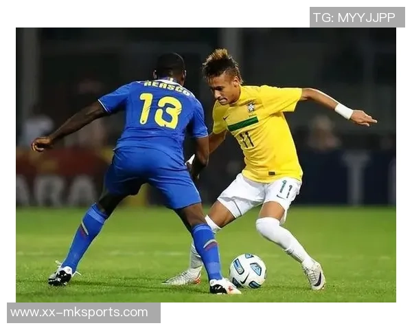 足球花哨过人技巧揭秘如何在比赛中轻松突破对手防线